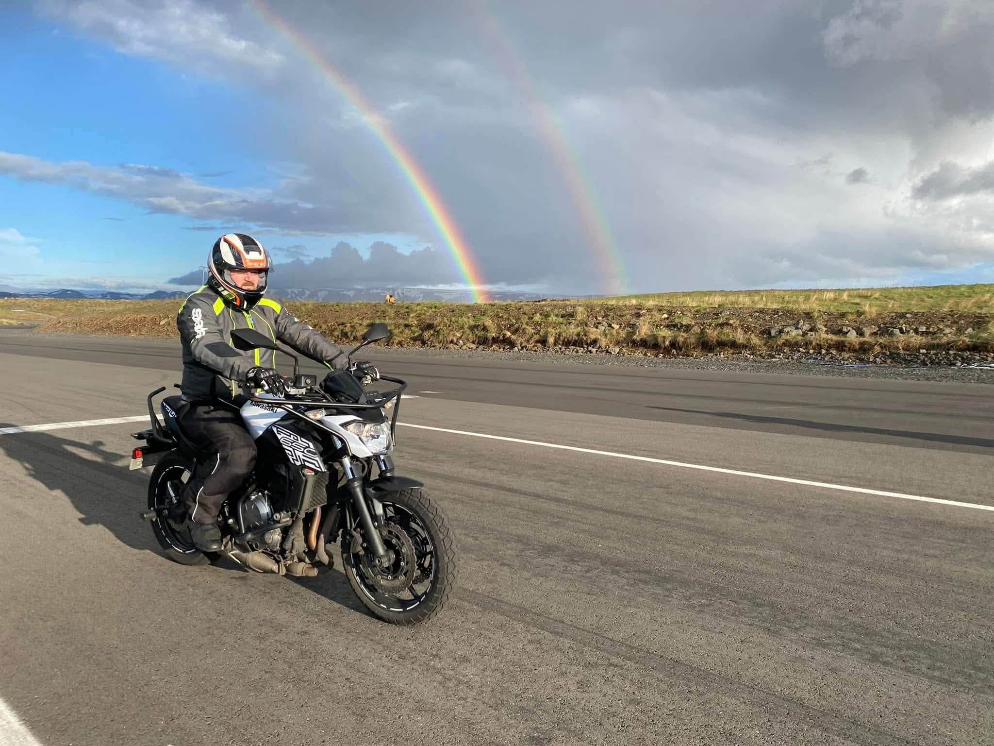 Motorhjolundiregnboga